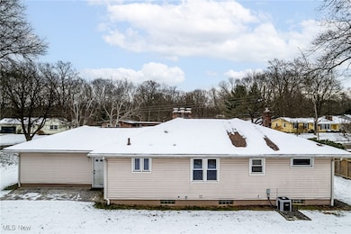 364 Mowbray Rd, Akron, OH 44333 - photo 2