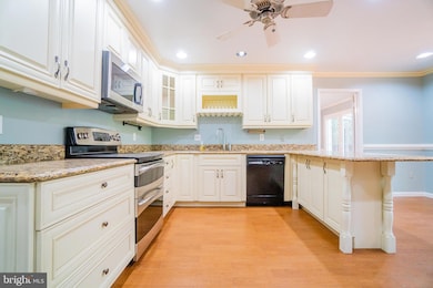 6440 Windermere Cir, Rockville, MD 20852 - photo 4