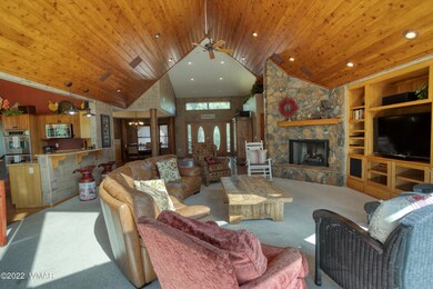 006_Living Room