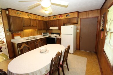 711 Dennis Ct, Jacksonville, NC 28546 - photo 5