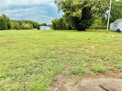 1213 W Main St, Richmond, MO 64085 - photo 5