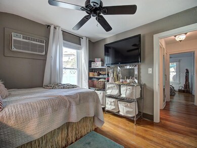 8404 Bayshore Dr, Treasure Island, FL 33706 - photo 7