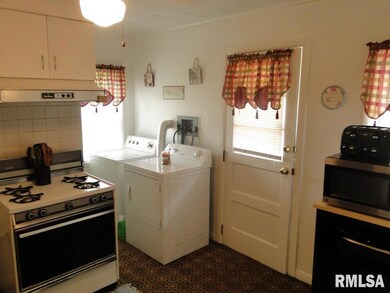 1321 Esplanade Ave, Davenport, IA 52803 - photo 6