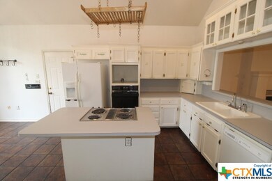 206 Texas St, Copperas Cove, TX 76522 - photo 5