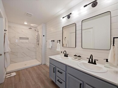 Master En Suite Bath