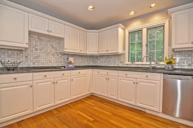 65 Sugarcane Ln, North Andover, MA 01845 - photo 4