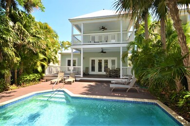 Private pool and deck
