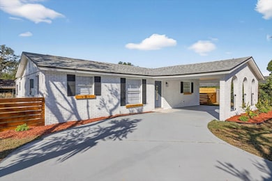 804 Walnut Dr, Seffner, FL 33584 - photo 3