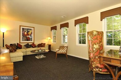 4504 Valley Forge Dr, Rockville, MD 20853 - photo 4