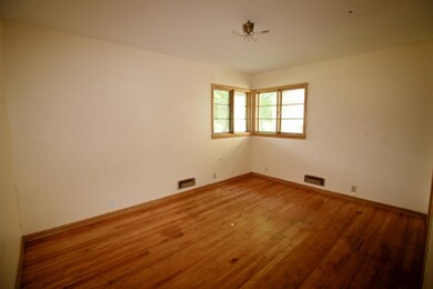 Master Bedroom (1)