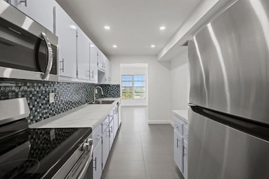 Manors of Inverrary unit 902, Lauderhill, FL 33319 - photo 3