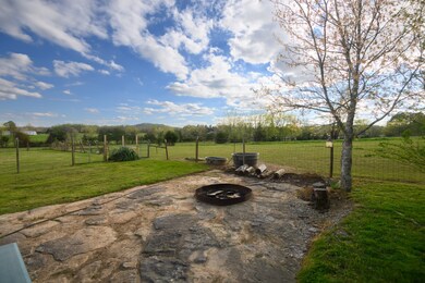 132 Sandusky Rd, Shelbyville, TN 37160 - photo 7