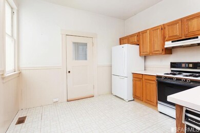There is plenty of room for dining in the eat-in k