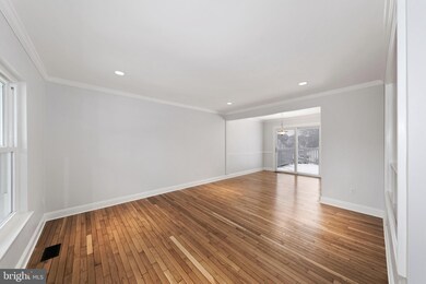 20345 Brandermill Dr, Germantown, MD 20876 - photo 2