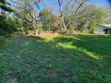 1385 W Swan St, Stephenville, TX 76401 - photo 5