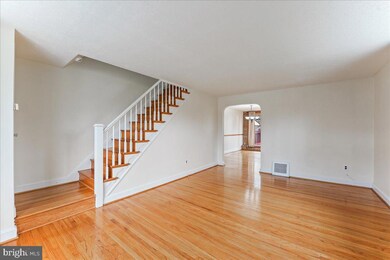 493 Westmont Dr, Darby, PA 19023 - photo 4