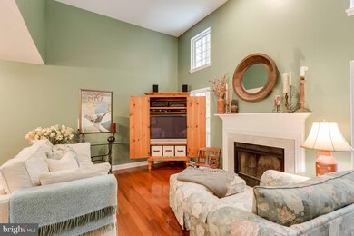 8321 Linden Oaks Ct, Lorton, VA 22079 - photo 7