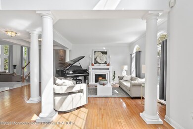 LIVING RM