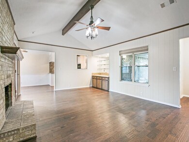 725 Glenhaven Dr, Hurst, TX 76054 - photo 4