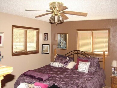 1409 S Jefferson St, Hugoton, KS 67951 - photo 4