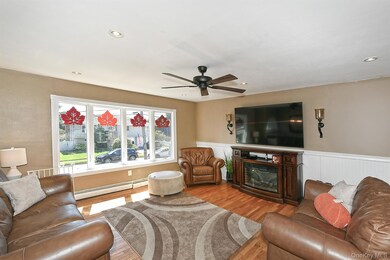 3969 Marlow Ct, Seaford, NY 11783 - photo 6