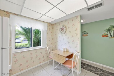 142 Palm Dr unit 3009, Naples, FL 34112 - photo 4