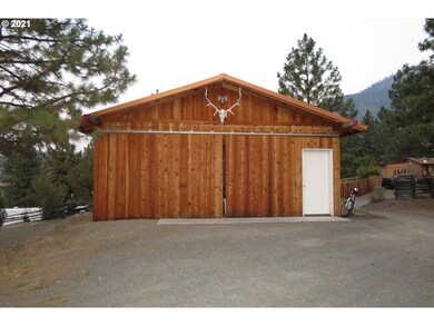 302 Adam Dr, Canyon City, OR 97820 - photo 5