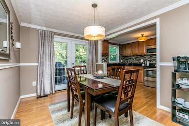 222 Compass Rd, Essex, MD 21221 - photo 7