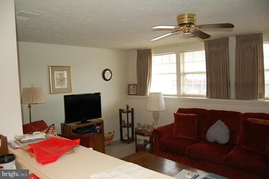 17060 Capri Ln unit D101, Dumfries, VA 22026 - photo 7