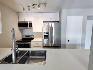 PLENTY OF SEATS AT YOUR KITCHEN ISLAND