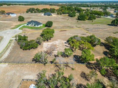 304 Hopsing Ct, Weatherford, TX 76087 - photo 4