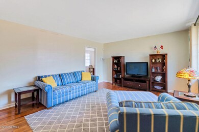 813 Edgewood Dr, Jacksonville, NC 28540 - photo 3