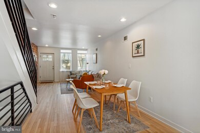 2060 Fernon St, Philadelphia, PA 19145 - photo 4