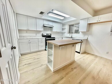 4THKITCHENSIDETWO