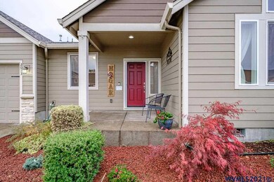 2013 NE Evergreen Ave, Albany, OR 97321 - photo 4
