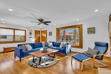 03-Entry & Living Room