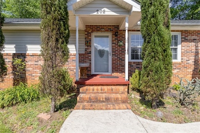 202 Forest Dr, Liberty, SC 29657 - photo 7