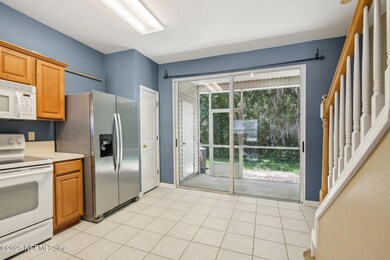 15-web-or-mls-Twisted Tree Ln-2405-011