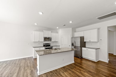 557 Cliff St, Morristown, TN 37814 - photo 6