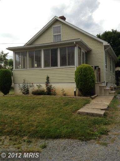 365 Crawford St, Strasburg, VA 22657 - photo 2