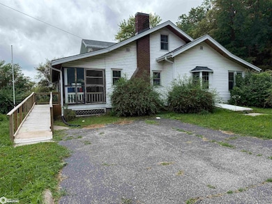 1711 Bluff St, Hamburg, IA 51640 - photo 3