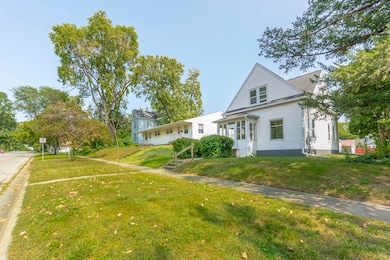 1316 Franklin St, Cedar Falls, IA 50613 - photo 3