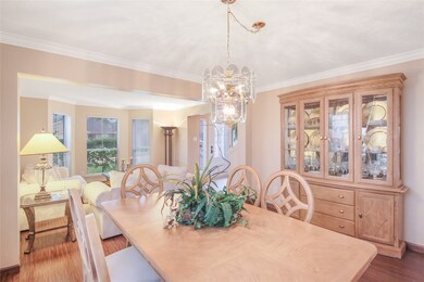 Ample Dining Space to fit a large party plus a Cur