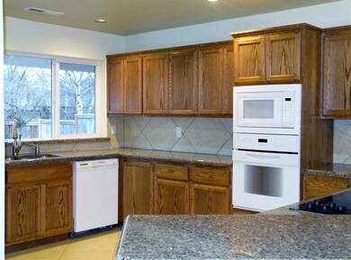 2489 Greenridge Dr, Medford, OR 97504 - photo 3