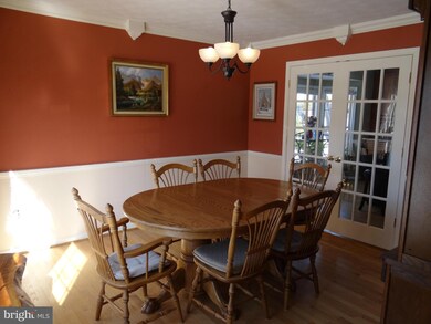 6037 Kennard Ct, Sykesville, MD 21784 - photo 7