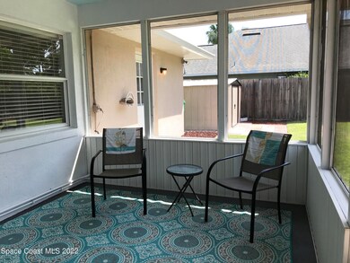 Trussed screened porch