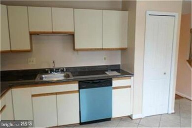 9594 Donnan Castle Ct, Laurel, MD 20723 - photo 4