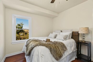 4-web-or-mls-UpmarketMedia_404WOakView-2