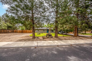 63676 Hunters Cir, Bend, OR 97701 - photo 2