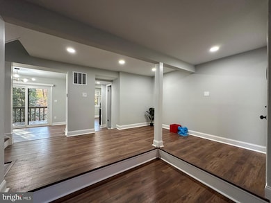 8576 Gwynedd Way, Springfield, VA 22153 - photo 6